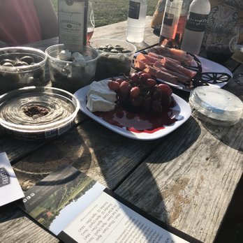 Arrington Vineyards - Wine Tasting Room Near Me - Arrington, Tennessee