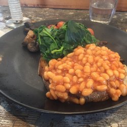 Quail Street Emporium - Veggie breakfast