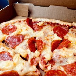 Stone Canyon Pizza - Gladstone - Medium Build Your Own Pizza