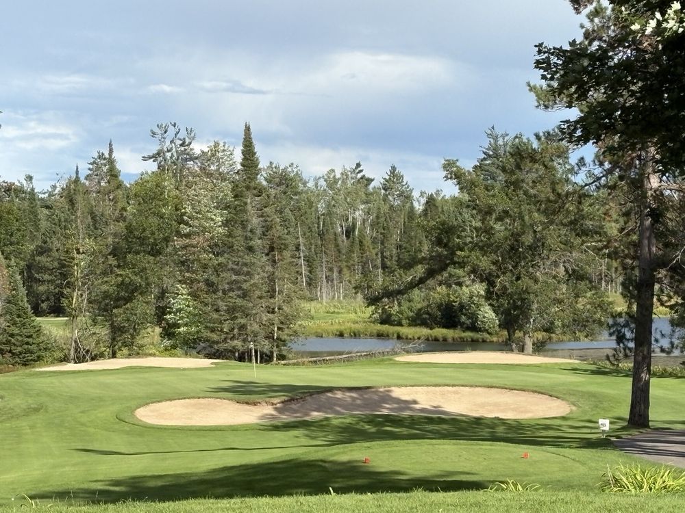 Garland Lodge & Resort Logo