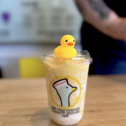 Yellow Goose Cafe - Mango swirl -- mango smoothie with vanilla cream.