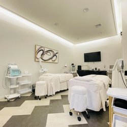 Revive Beauty Aesthetics - VIP treatment room with sauna and shower