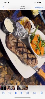 Lakeside Bar and Grill by null