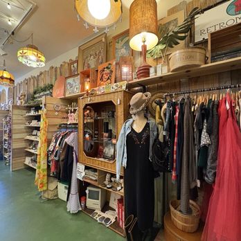 The Owl's Attic - Used, Vintage & Consignment Near Me - Orlando, Florida The Owl's Attic - Used, Vintage & Consignment Near Me - Orlando, Florida