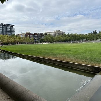 Bellevue Downtown Park - Duck pond area - Parks Near Me - Bellevue, Washington Bellevue Downtown Park - Duck pond area - Parks Near Me - Bellevue, Washington