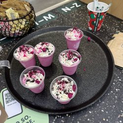 Vanilla latte foam and dragonfruit sample