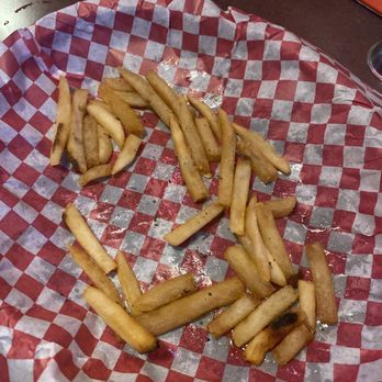 Lyons Tap - Burnt crispy fries - Bars Near Me - Clinton, Iowa