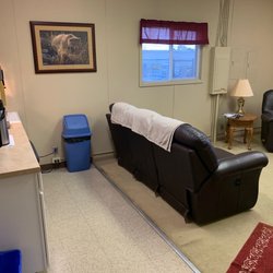 Delaware Municipal Airport 1075 - Pilots lounge