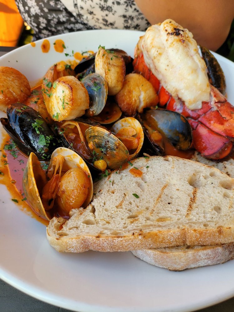 Social spots from ZEST bar+grille