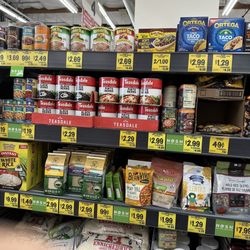 Grocery Outlet - .......