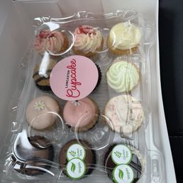 Dozen cupcakes