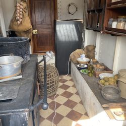 Tall Ship At Glasgow Harbour - Kitchen