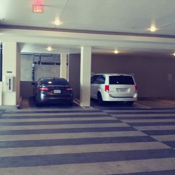 Springhill Suites by Marriott - Plenty of parking - Hotels Near Me - Burbank, California