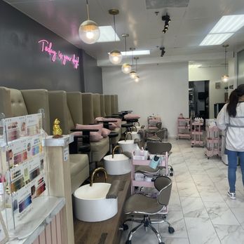 L Beauty  - Pedicure bar - Nail Salons Near Me - Pasadena, California