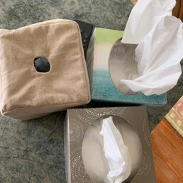 A 1" hole on Pottery Barn item is not large enough for tissue to be pulled out -the weight of the tight linen cover hugs tissue box?BAD! A 1" hole on Pottery Barn item is not large enough for tissue to be pulled out -the weight of the tight linen cover hugs tissue box?BAD!