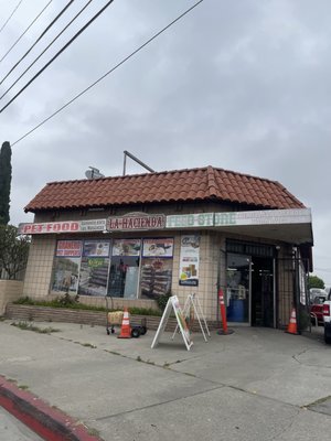 La Hacienda Feed Supplies by null