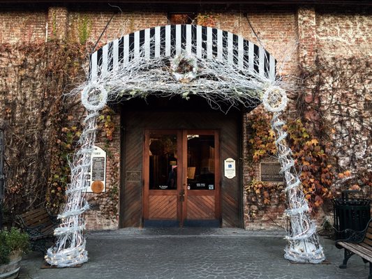 V Wine Cellar by null