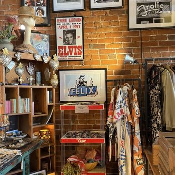 SB Urban Flea Market - Antiques Near Me - Santa Barbara, California