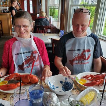 Fox's Lobster House - Their very first Maine lobster!!! - Seafood Near Me - York, Maine Fox's Lobster House - Their very first Maine lobster!!! - Seafood Near Me - York, Maine