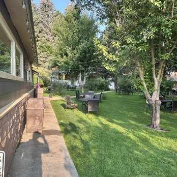 Basin Cafe - Plenty of outside seating - Burgers Near Me - Lee Vining, California Basin Cafe - Plenty of outside seating - Burgers Near Me - Lee Vining, California