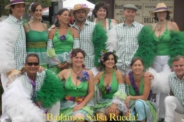 Bailamos Salsa Rueda Logo