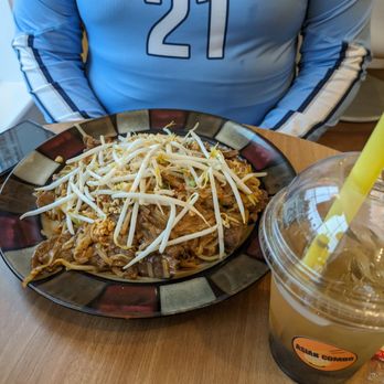 Asian Combo - Lychee boba and beef pas thai - Thai Near Me - Biddeford, Maine