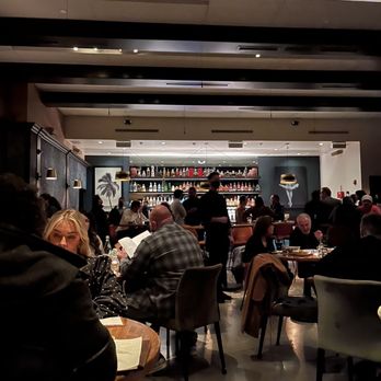 Verse - Inside - Seafood Near Me - Toluca Lake, California Verse - Inside - Seafood Near Me - Toluca Lake, California