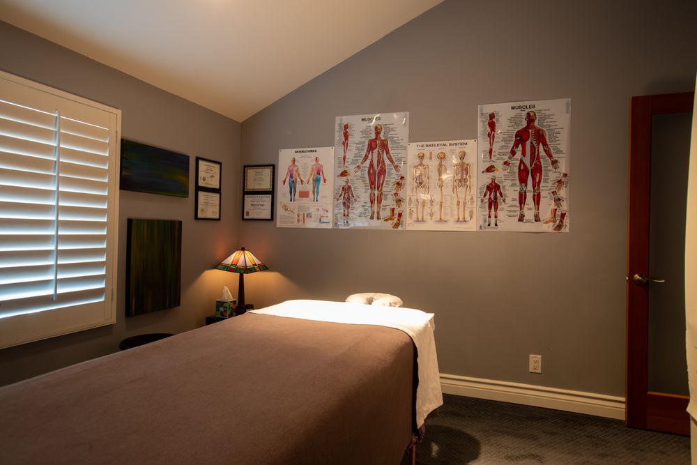 Raymond Joyce Massage Logo