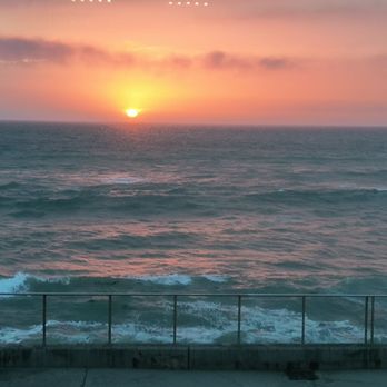 Moonraker Restaurant - Beautiful sunset - New American Near Me - Pacifica, California Moonraker Restaurant - Beautiful sunset - New American Near Me - Pacifica, California