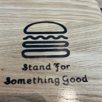 Shake Shack Des Peres - Tabletop logo - Burgers Near Me - Saint Louis, Missouri Shake Shack Des Peres - Tabletop logo - Burgers Near Me - Saint Louis, Missouri
