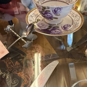 Tea at 1024 - Tea cup choice - Tea Rooms Near Me - Honolulu, Hawaii