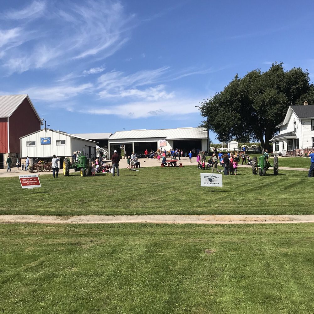 Cozy Nook Farm - Attraction Farms Near Me - Waukesha, Wisconsin
