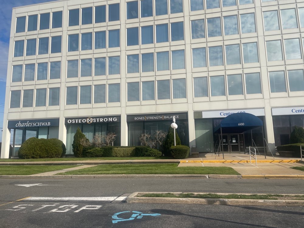 CHARLES SCHWAB Updated September 2024 600 Old County Rd, Garden