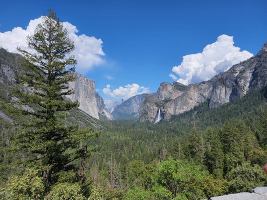 Tunnel View by null