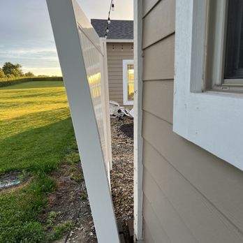 Chesley Fence & Deck - Before the repair - Fences & Gates Near Me - Fairview Heights, Illinois Chesley Fence & Deck - Before the repair - Fences & Gates Near Me - Fairview Heights, Illinois