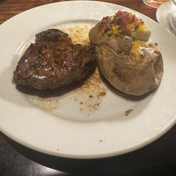 LongHorn Steakhouse - Steakhouses Near Me - Tucson, Arizona