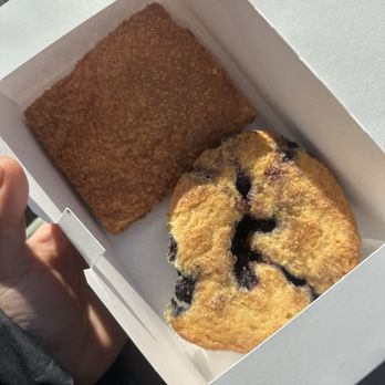 Kasama - apple hand pie and blueberry muffin top - Filipino Near Me - Chicago, Illinois Kasama - apple hand pie and blueberry muffin top - Filipino Near Me - Chicago, Illinois