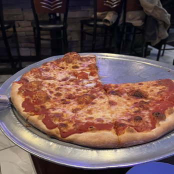 Serafino's Restaurant - Cheese pizza - Pizza Near Me - Wallingford, Connecticut Serafino's Restaurant - Cheese pizza - Pizza Near Me - Wallingford, Connecticut