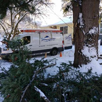 Young Electric - Emergency service repair! - Electricians Near Me - Clackamas, Oregon