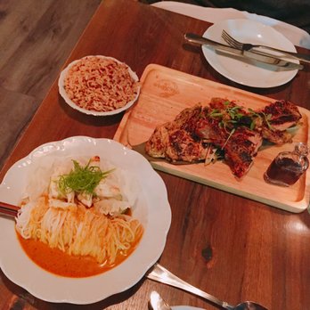 NaKorn - Crabmeat with noodles, half chicken with beautiful brown rice - Thai Near Me - Evanston, Illinois NaKorn - Crabmeat with noodles, half chicken with beautiful brown rice - Thai Near Me - Evanston, Illinois