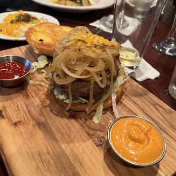 Walt's Hitching Post - Wagyu Beef 1/2 Pound Burger. - New American Near Me - Fort Wright, Kentucky