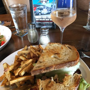 Union Kitchen and Tap Encinitas - blt and rose all day - New American Near Me - Encinitas, California Union Kitchen and Tap Encinitas - blt and rose all day - New American Near Me - Encinitas, California