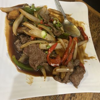 Little Spice - Beef dish with peppers and onions - Thai Near Me - Owings Mills, Maryland Little Spice - Beef dish with peppers and onions - Thai Near Me - Owings Mills, Maryland