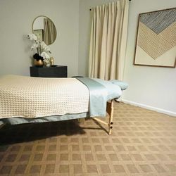 Somaspace - Relaxing and comfortable heated massage table.