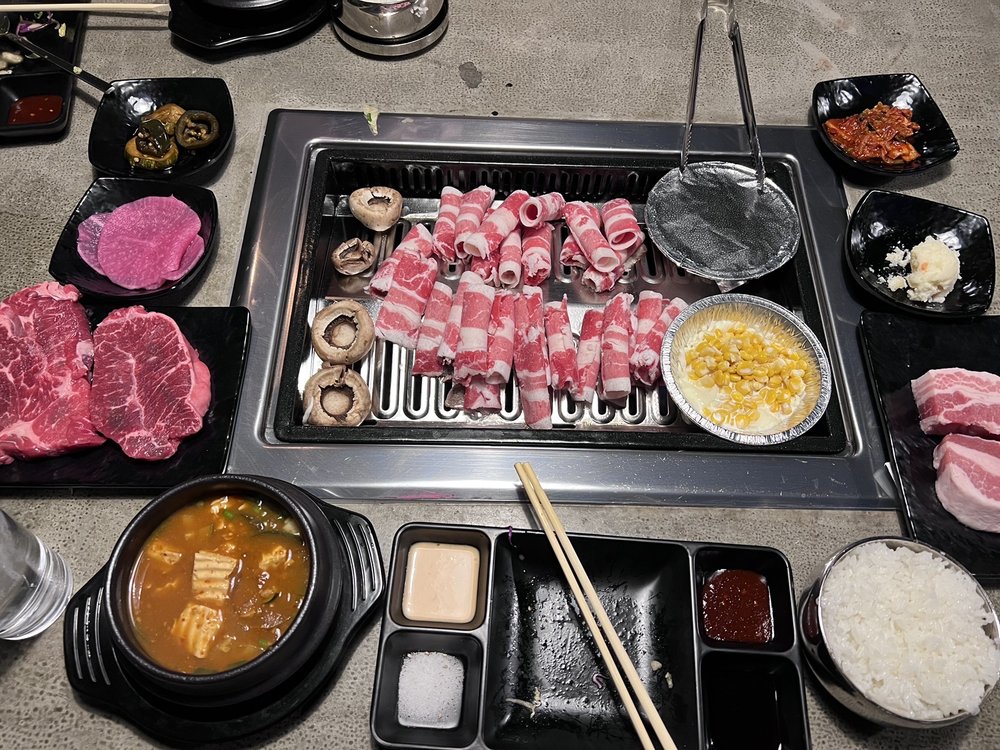 The QUI Korean BBQ & BAR, Fairfax Roadtrippers