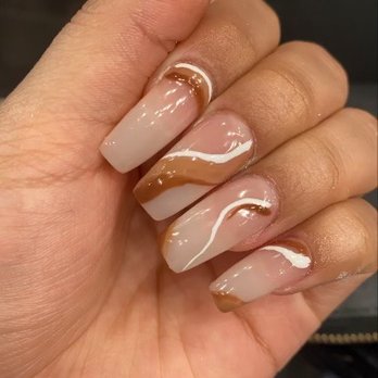 702 Nail Lounge - Look at that design that was not what was asked for!! - Nail Salons Near Me - Henderson, Nevada