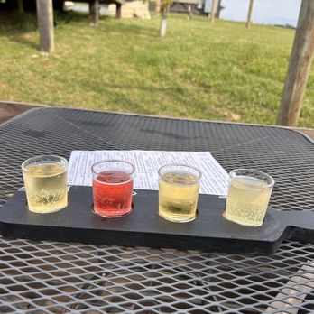 Halcyon Days Cider - Samples of the sweeter ciders - Cideries Near Me - Natural Bridge, Virginia Halcyon Days Cider - Samples of the sweeter ciders - Cideries Near Me - Natural Bridge, Virginia