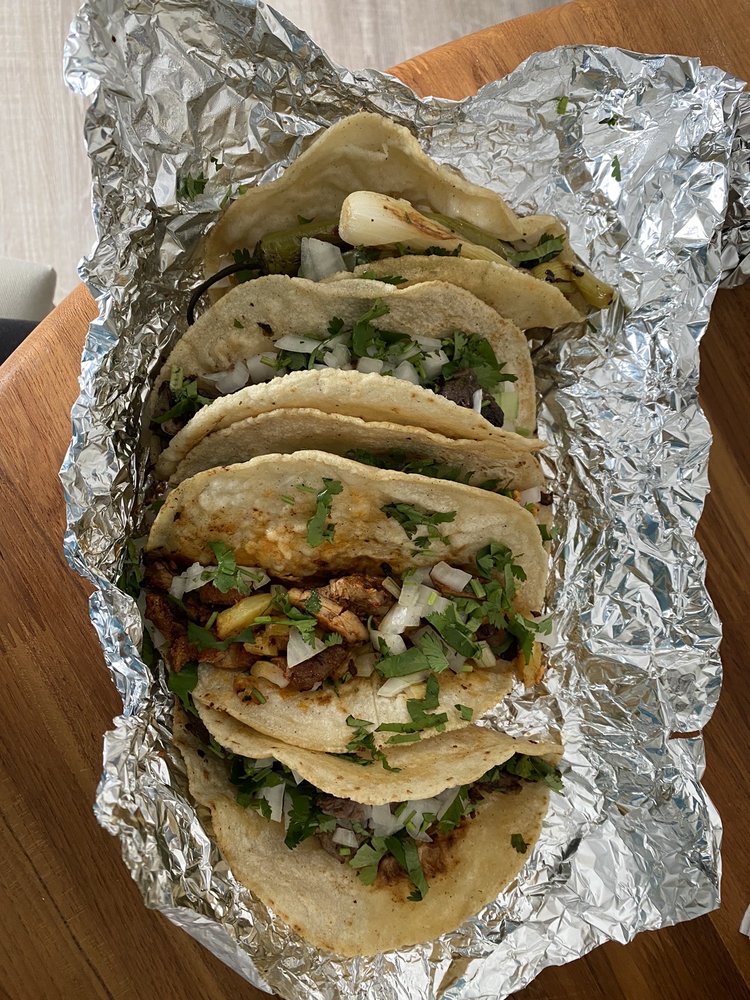 PUNTO Y COMA Updated November 2024 16 Photos & 17 Reviews 179