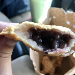 Juicy Pop - Red bean Korean waffle
