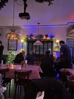 Mo's General by null Mo's General by null